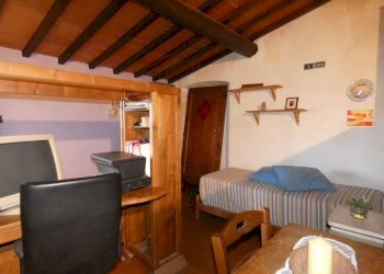 P1080017.jpg - Casa indipendente Scarperia e San Piero - foto 10