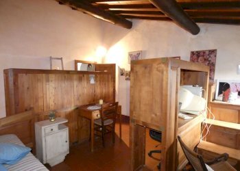 P1080018.jpg - Casa indipendente Scarperia e San Piero - foto 11