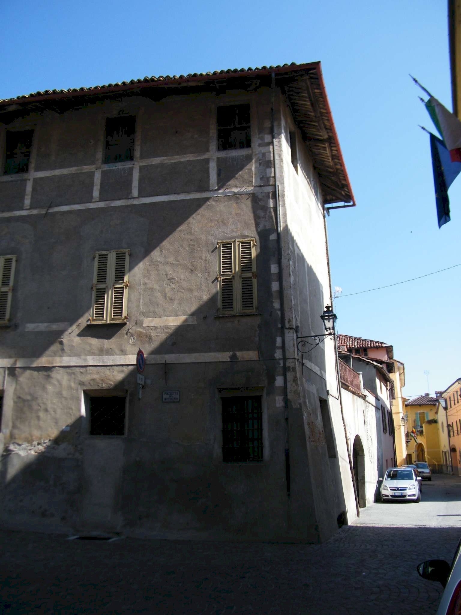 FACCIATA - Palazzo Storico Carrù - foto 1