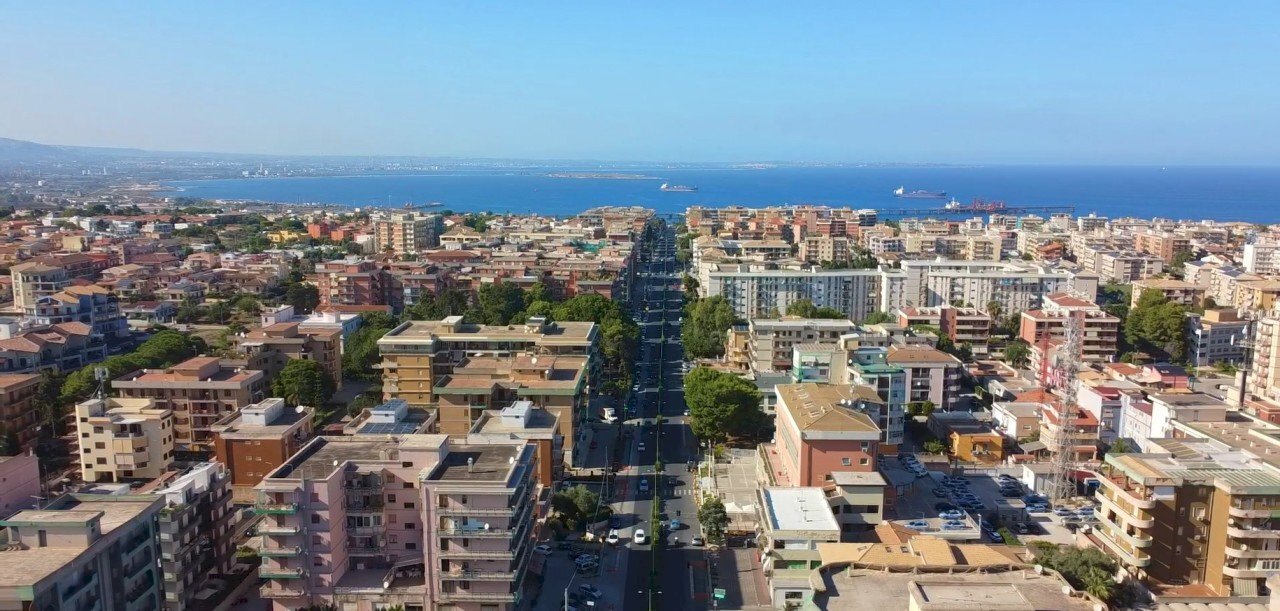 scala greca lato catania.jpg - Casa indipendente Via Avola 28, Siracusa - foto 1