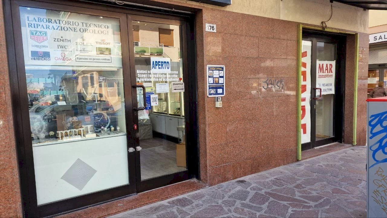 Locale Commerciale CORSO UMBERTO, Montesilvano - foto 2