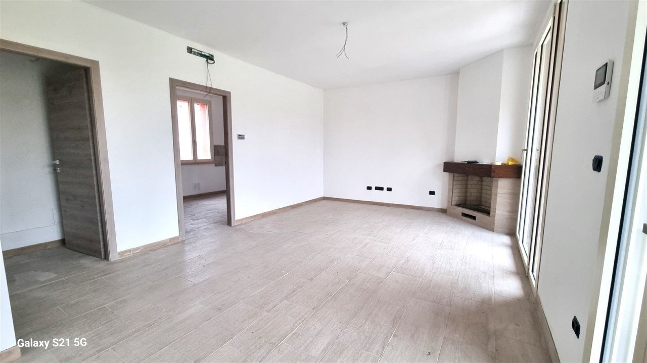 20231109_143335.jpg - Three-family Villa SP16 78, Parma - photo 3