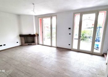 20231109_143408.jpg - Villa Trifamiliare SP16 78, Parma - foto 1