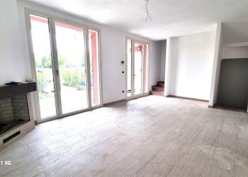 20231109_143434.jpg - Villa Trifamiliare SP16 78, Parma - foto 7