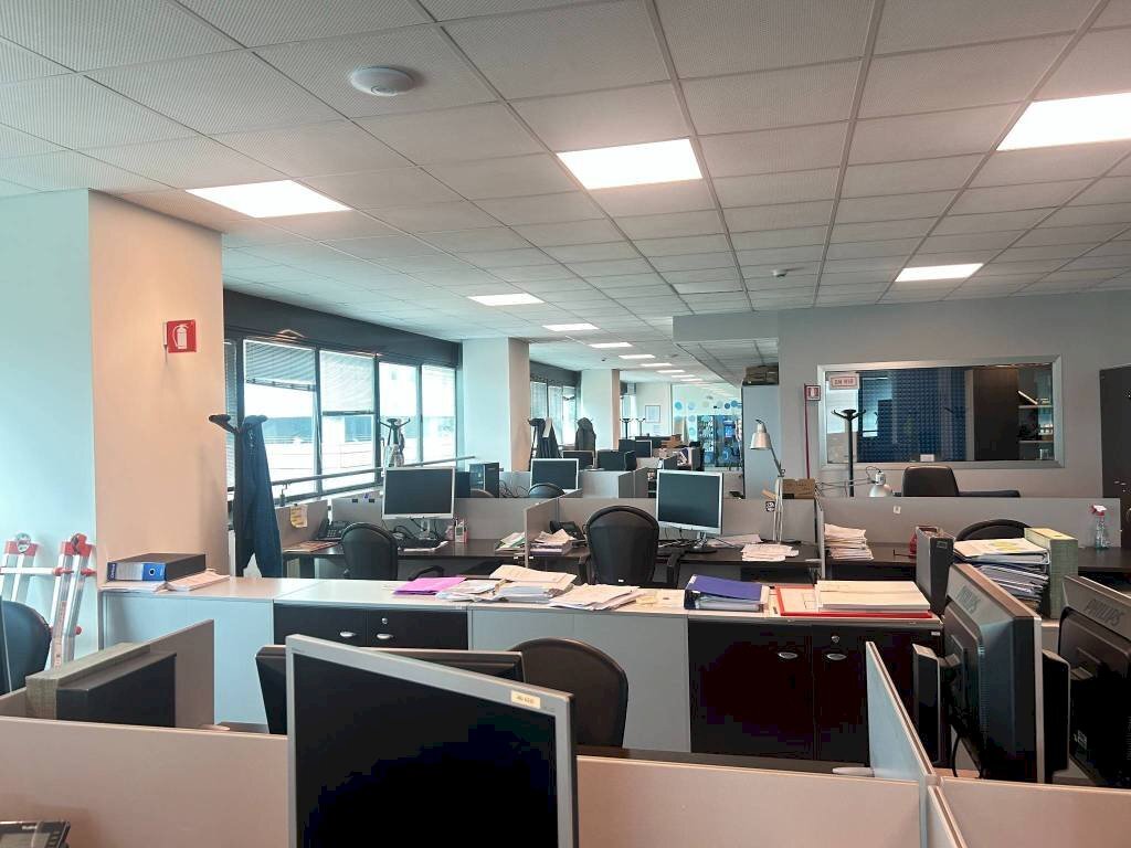 Interno non residenziale - Ufficio via Pietro Chiesa, 7, Genova (zona Sampierdarena) - foto 3