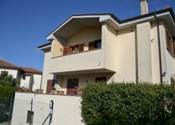 Quadrilocale Via Quadrelletto, San Gemini - foto 1