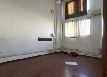 IMG_4189.jpeg - Locale Commerciale Via Razzaguta 32, Livorno - foto 3