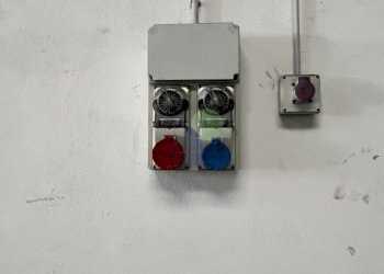 IMG_4186.jpeg - Locale Commerciale Via Razzaguta 32, Livorno - foto 5