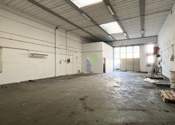 IMG_4180.jpeg - Locale Commerciale Via Razzaguta 32, Livorno - foto 16