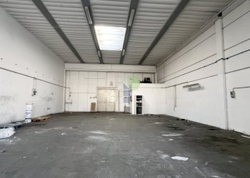 IMG_4176.jpeg - Locale Commerciale Via Razzaguta 32, Livorno - foto 17