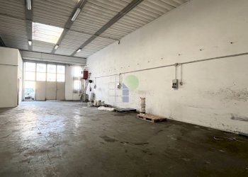 IMG_4181.jpeg - Locale Commerciale Via Razzaguta 32, Livorno - foto 18