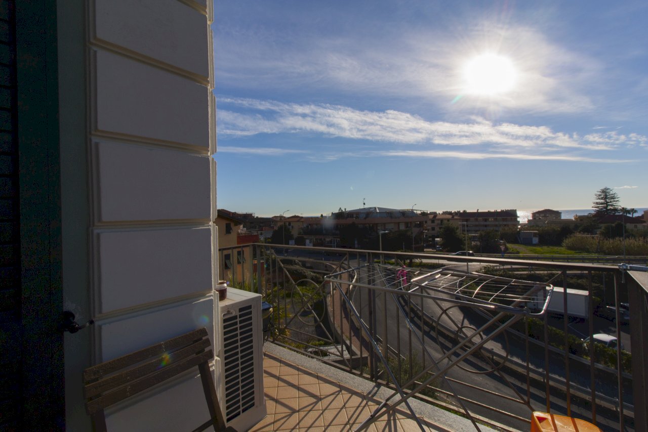 000.JPG - Appartamento Riva Ligure - foto 2