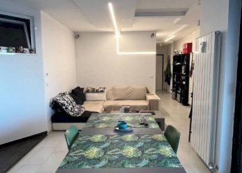 Salone - Trilocale via Emilio Salgari, 465, Genova (zona Pegli) - foto 8