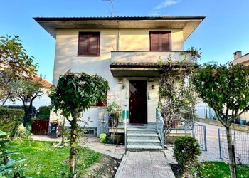 Villa Via Brigata Garibaldi, Tortona - photo 1