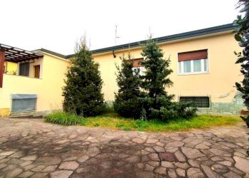 viste - Villa via Fiume, 6, Bareggio - foto 1