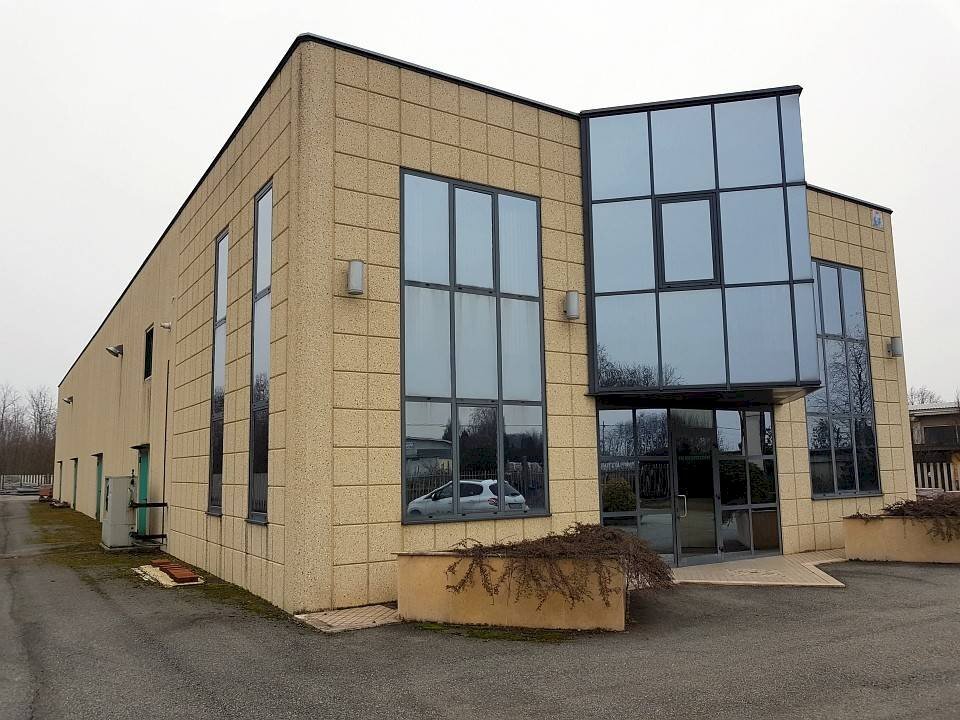 #canovaonline - Capannone strada Statale Destra Sesia, 24, Lenta - foto 1