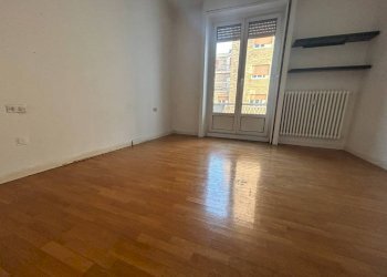 Camera da letto - Bilocale via Edoardo Bassini, 41, Milano - foto 4