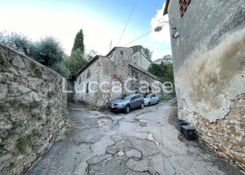 Casa indipendente Lucca (zona Santa Maria del Giudice) - foto 2