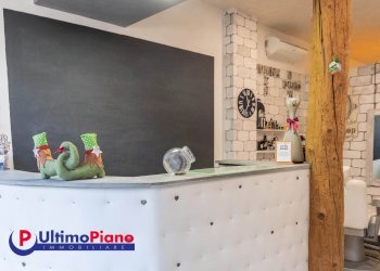 ingresso - Shop Via Torre del Lebbroso 23, 23, Aosta - photo 2