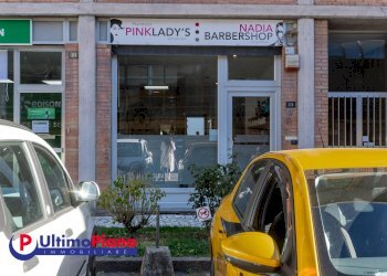 facciata - Shop Via Torre del Lebbroso 23, 23, Aosta - photo 19