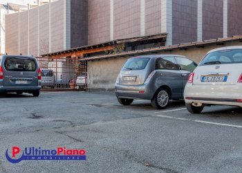 cortile posti auto - Shop Via Torre del Lebbroso 23, 23, Aosta - photo 21