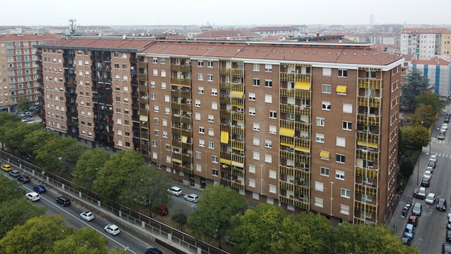 Four-room apartment CORSO EUSEBIO GIAMBONE, Torino (neighborhood Lingotto) - photo 2