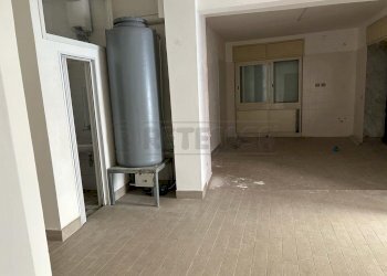 WhatsApp Image 2023-10-23 at 17.47.53 (5).jpeg - Locale Commerciale via Terranova 17-19-21, Caltanissetta - foto 7