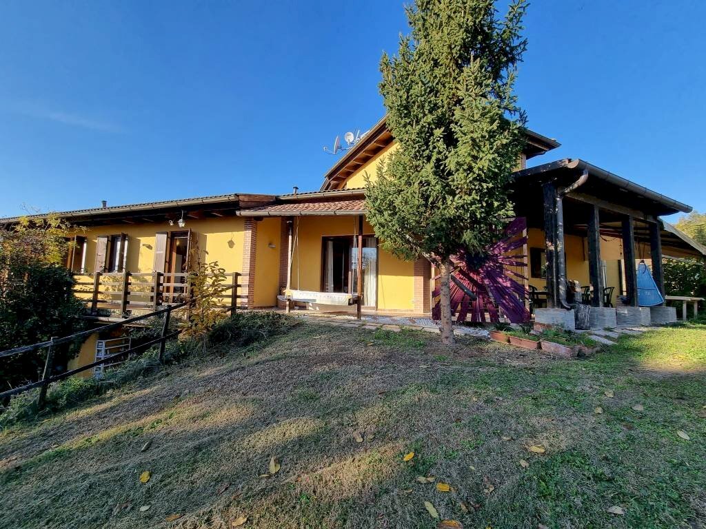 Giardino - Villa via San Lorenzo, 20, Monte San Pietro - foto 2