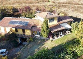 Facciata - Villa via San Lorenzo, 20, Monte San Pietro - foto 1