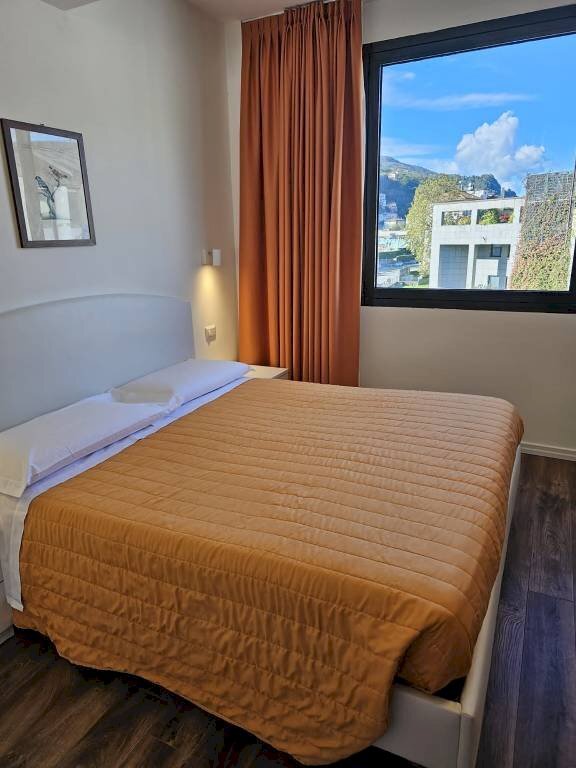 Camera da letto - Apartment viale Innocenzo XI, 77, Como - photo 3