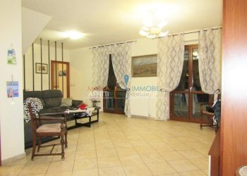 975792-o8bs435ybe.jpg - Porzione di casa Viale Domenico Zaccagna 6, Carrara - foto 8