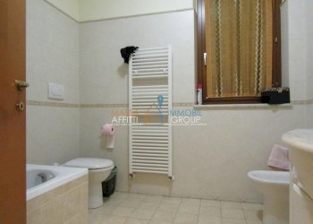 975792-2j2ap97l.jpg - Porzione di casa Viale Domenico Zaccagna 6, Carrara - foto 13