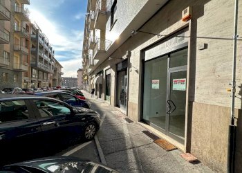 vetrina - Shop via Vincenzo Virginio, Pinerolo - photo 12