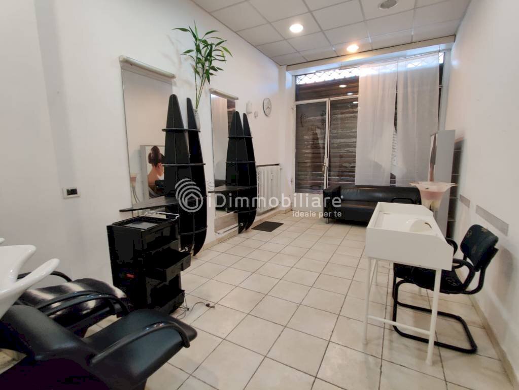 Interno non residenziale - Negozio via Giordano Bruno, 87, Torino (zona Lingotto) - foto 2