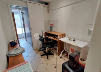 Stanza arredata - Shop via Giordano Bruno, 87, Torino (neighborhood Lingotto) - photo 11