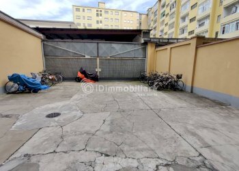 interno cortile - Shop via Giordano Bruno, 87, Torino (neighborhood Lingotto) - photo 23