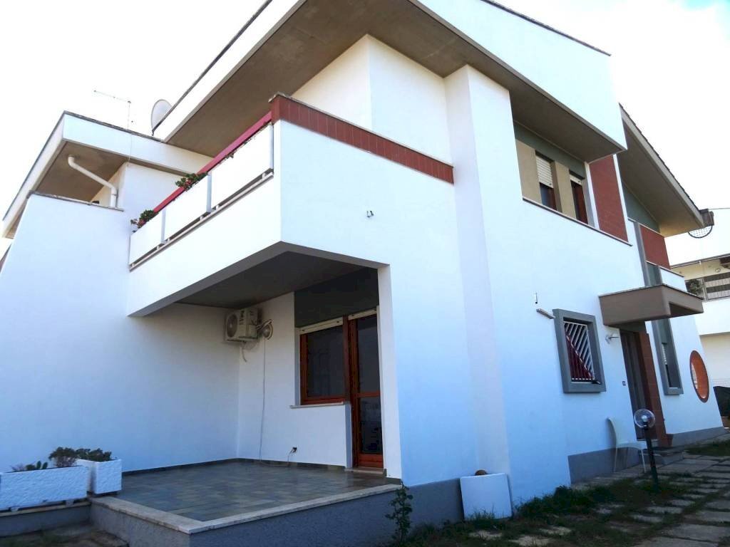 facciata - Villa via dei Lecci, 7, Anzio - foto 2