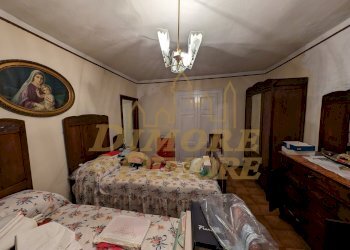 Camera da letto matrimoniale 2.jpg - Villa via Nazionale 41, Vogogna - photo 13