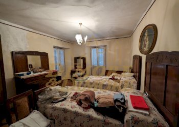 Camera da letto matrimoniale.jpg - Villa via Nazionale 41, Vogogna - photo 14