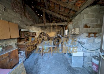 Interno ricovero.jpg - Villa via Nazionale 41, Vogogna - photo 23