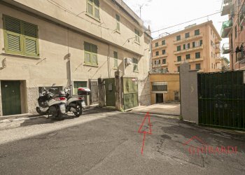 7.1 INGRESSO ESTERNO.jpg - Magazzino VIA ANDREA DEL SARTO 46R, Genova - foto 22