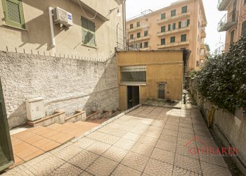 8.1 esterno.jpg - Magazzino VIA ANDREA DEL SARTO 46R, Genova - foto 26