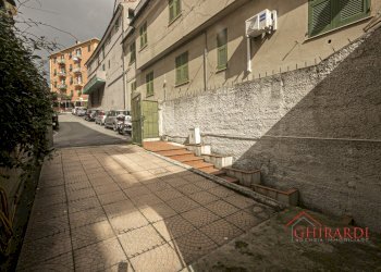 8.3 esterno.jpg - Magazzino VIA ANDREA DEL SARTO 46R, Genova - foto 28