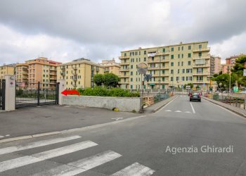 1.1 ingresso.jpg - Posto Auto Via Pier Domenico da Bissone 36R, Genova - foto 4