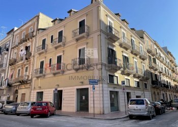 Foto 03-03-21, 14 55 09.jpg - Commercial Premises Via Mazzini 114, Taranto - photo 3