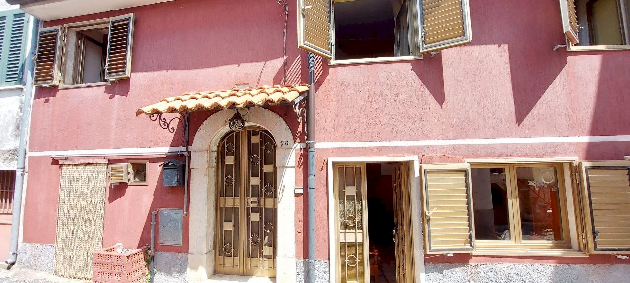 Casa indipendente Via Occidentale, 28, Roccasicura - foto 1