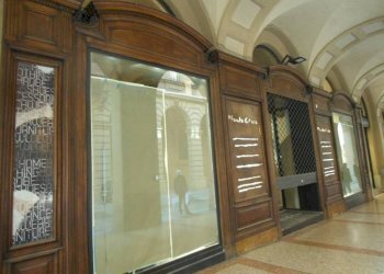 VETRINE - Shop via Luigi Carlo Farini, Bologna (neighborhood Centro Storico) - photo 7