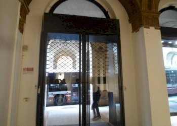 VETRINA - Shop via Luigi Carlo Farini, Bologna (neighborhood Centro Storico) - photo 36