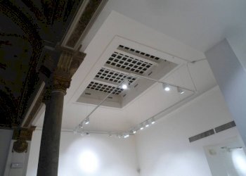 PRESA LUCE - Shop via Luigi Carlo Farini, Bologna (neighborhood Centro Storico) - photo 37