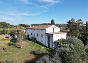vendesi casa colonica con terrazzaDJI_0020.JPG - Casale Via di Collecchio, Capannori - foto 5
